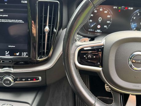 Volvo XC60 2.0 XC60 R-Design B5 MHEV Auto 5dr 25