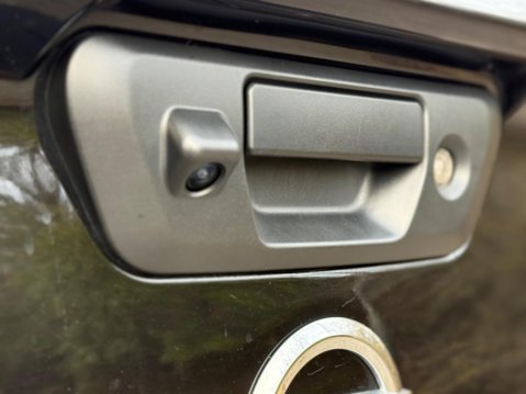 Nissan Navara 2.3 dCi N-Guard Auto 4WD Euro 6 4dr 24