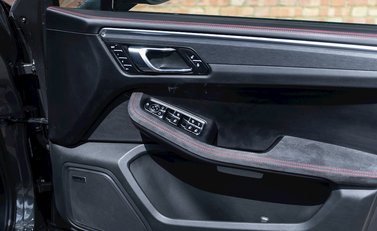 Porsche Macan GTS 21