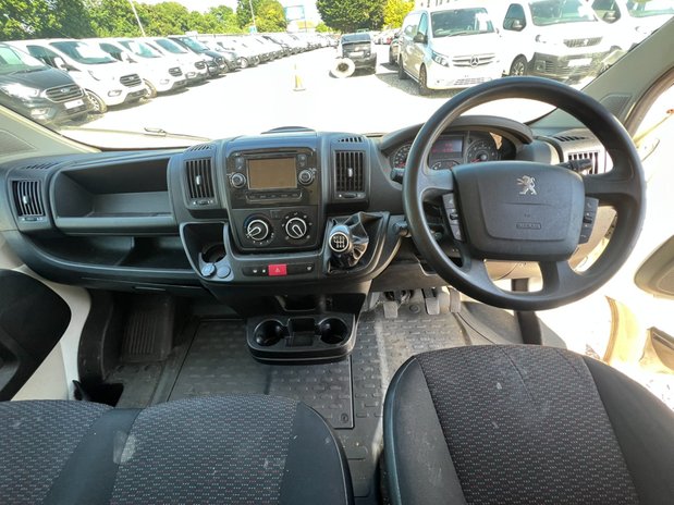 Peugeot Boxer MWB L2H2 Medium Roof 350 Air Con Nav EURO 6 NO VAT 25
