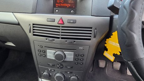 Vauxhall Astra CLUB 1.6 16V TWINPORT 11