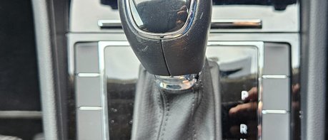 Skoda Superb SE TSI AUTOMATIC. 1 PREVIOUS KEEPER.. APPLE PLAY.. 5 MAIN DEALER SERVICE 1