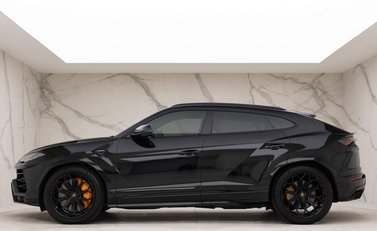 Lamborghini Urus V8 3