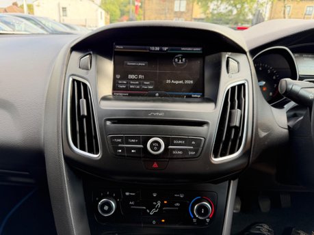 Ford Focus ZETEC 17