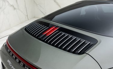 Porsche 911 Targa 4S (992) 49