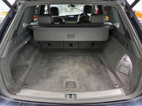 Volkswagen Touareg 3.0 TDI V6 R-Line SUV 5dr Diesel Tiptronic 4Motion Euro 6 (s/s) (286 ps) 52