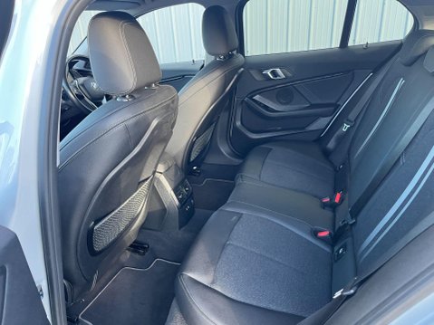 BMW 1 Series 1.5 118i Sport Euro 6 (s/s) 5dr 41