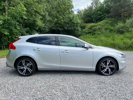 Volvo V40 2.0 V40 R-Design Edition D2 Auto 5dr 3