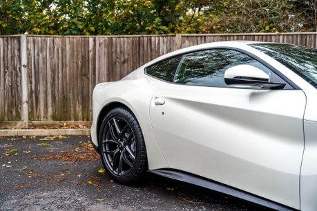 Ferrari F12 Berlinetta 4-LAYER BIANCO ITALIA PAINTWORK. CARBON FIBRE INTERIOR. JBL SOUND SYSTEM. 5