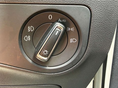 Volkswagen Tiguan 2.0 Tiguan R-Line TDI Semi-Auto 5dr 35