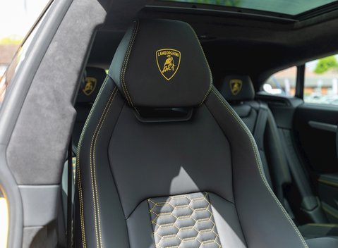 Lamborghini Urus 13