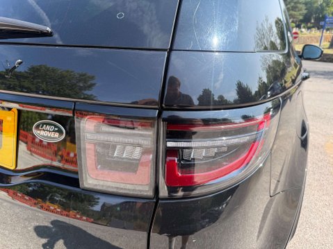 Land Rover Discovery Sport 2.0 Discovery Sport R-Dynamic SE D MHEV Auto 4WD 5dr 64