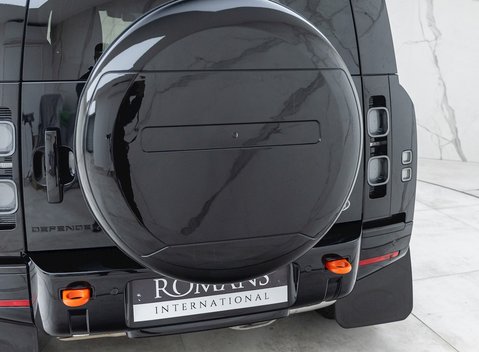 Land Rover Defender 110 D300 X 24