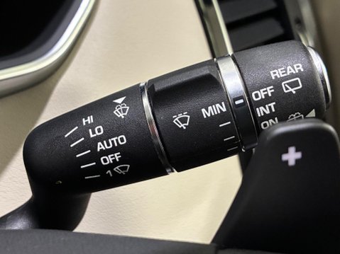 Land Rover Range Rover Sport 3.0 SD V6 HSE Auto 4WD Euro 6 (s/s) 5dr 33