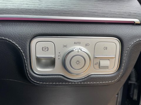 Mercedes-Benz GLE 2.0 GLE300d AMG Line (Premium) SUV 5dr Diesel G-Tronic 4MATIC Euro 6 (s/s) 56