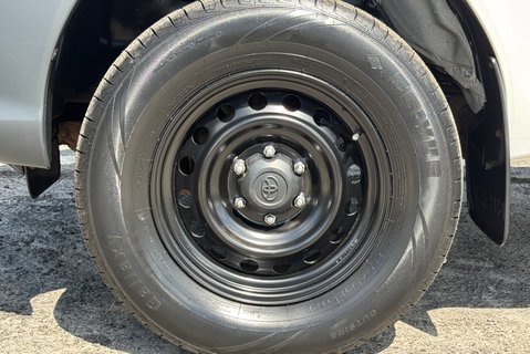 Toyota Hilux Active 4WD Ecb Arborous Tipper Truck - New Body 28