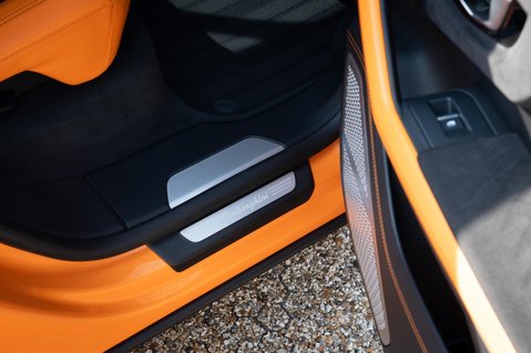 Lamborghini Urus V8 32