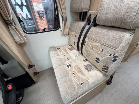 Elddis Majestic 135 ONLY 10,000 MILES FROM NEW 2 BERTH C/BUILT 13