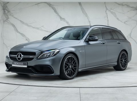 Mercedes-Benz C63 AMG PREMIUM Estate 1