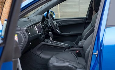 Porsche Macan GTS 17