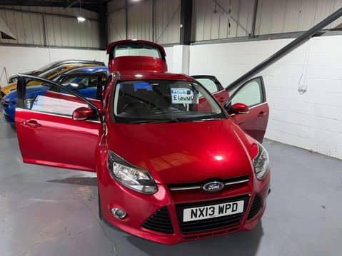 Ford Focus 1.0T EcoBoost Titanium Euro 5 (s/s) 5dr 2