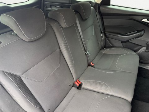 Ford Focus 1.0T EcoBoost Zetec Euro 6 (s/s) 5dr 14