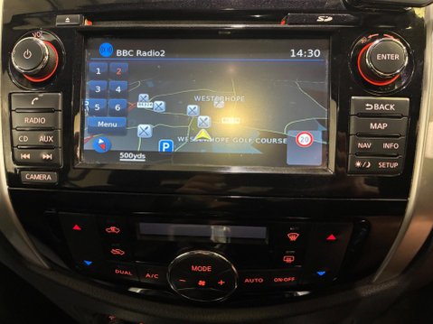 Nissan Navara 2.3 dCi Tekna 4WD Euro 6 (s/s) 4dr 40