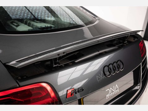 Audi R8 5.2 R8 Quattro V10 Semi-Auto 4WD 2dr 40