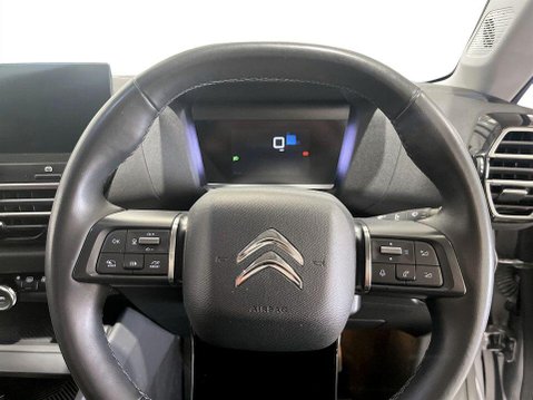 Citroen E-C4 50kWh Shine Hatchback 5dr Electric Auto (136 ps) 13