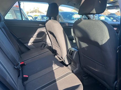 Volkswagen T-Roc SE TDI 10