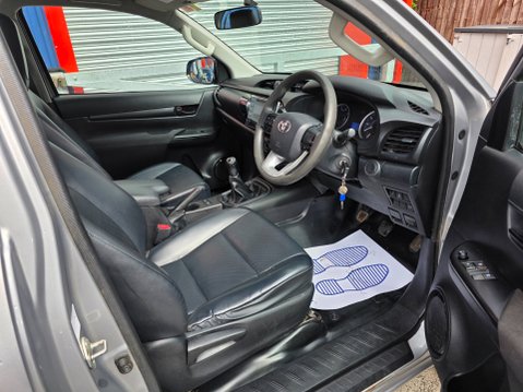 Toyota Hilux ACTIVE 4WD D-4D S/C 10