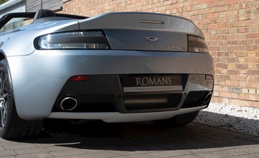 Aston Martin V12 Vantage S Roadster 24