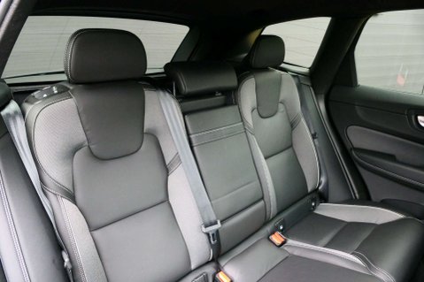 Volvo XC60 2.0 XC60 R-Design B5 MHEV AWD Auto 4WD 5dr 5