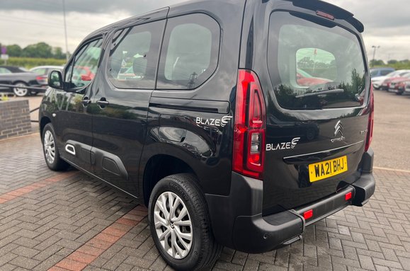 Citroen Berlingo BLUEHDI FEEL M WHEELCHAIR RAMP 14