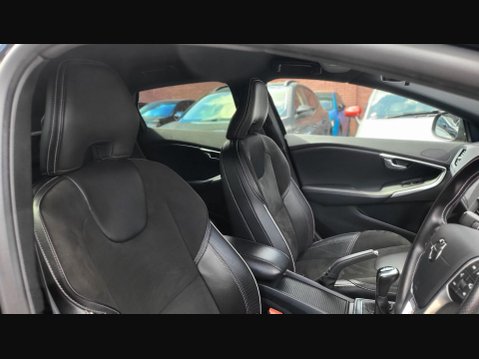 Volvo V40 T2 R-DESIGN NAV PLUS 19