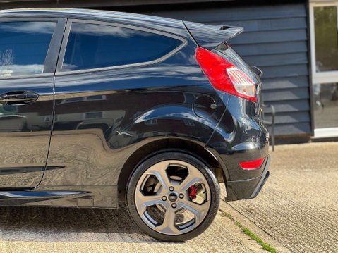 Ford Fiesta 1.6T EcoBoost ST-2 Hatchback 3dr Petrol Manual Euro 6 (182 ps) 10
