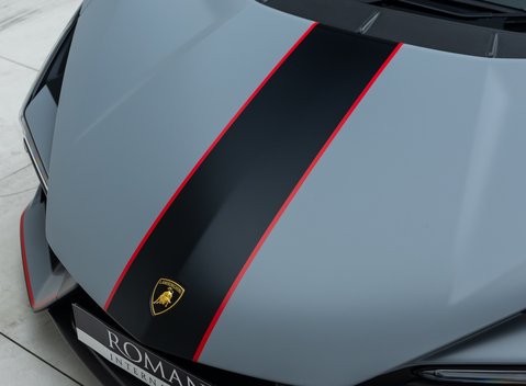 Lamborghini Revuelto 34