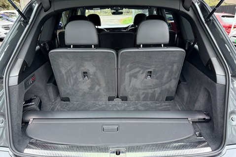 Audi Q7 TDI QUATTRO S LINE MHEV - ONE LADY OWNER  63