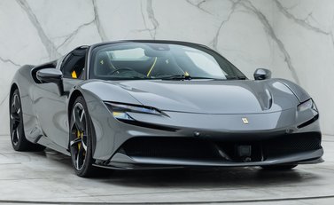 Ferrari SF90 Spider 12