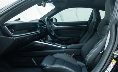 Porsche 911 Turbo S (992) 19