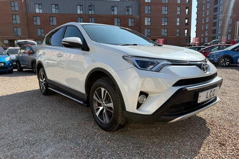Toyota Rav 4 D-4D BUSINESS EDITION LOOK! 37000 MILES! 1 OWNER! SAT NAVIGATION 4