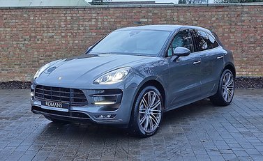 Porsche Macan Turbo 19