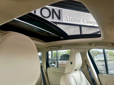 Volvo XC60 2.4 D5 SE Lux Premium AWD Euro 4 5dr 37