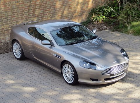 Aston Martin DB9 17