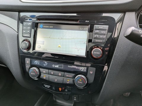Nissan X-Trail 1.6 dCi Acenta Euro 5 (s/s) 5dr 17