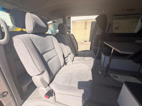 Toyota Alphard 8