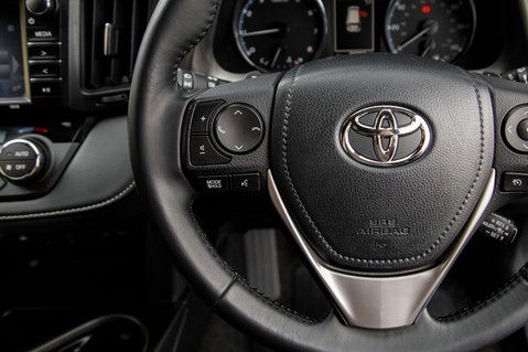 Toyota Rav 4 VVT-I DESIGN 18