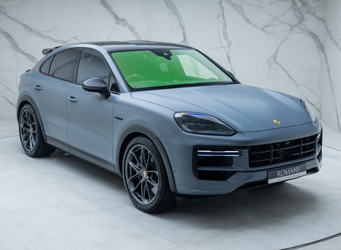 Porsche Cayenne TURBO E-HYBRID Coupe with GT Package 11