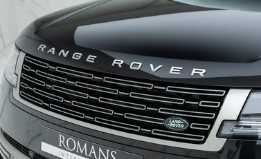 Land Rover Range Rover P460e Autobiography LWB 33