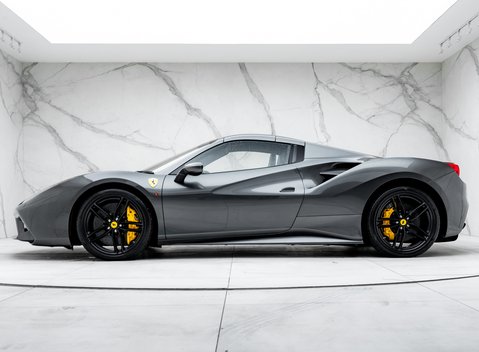 Ferrari 488 SPIDER 7